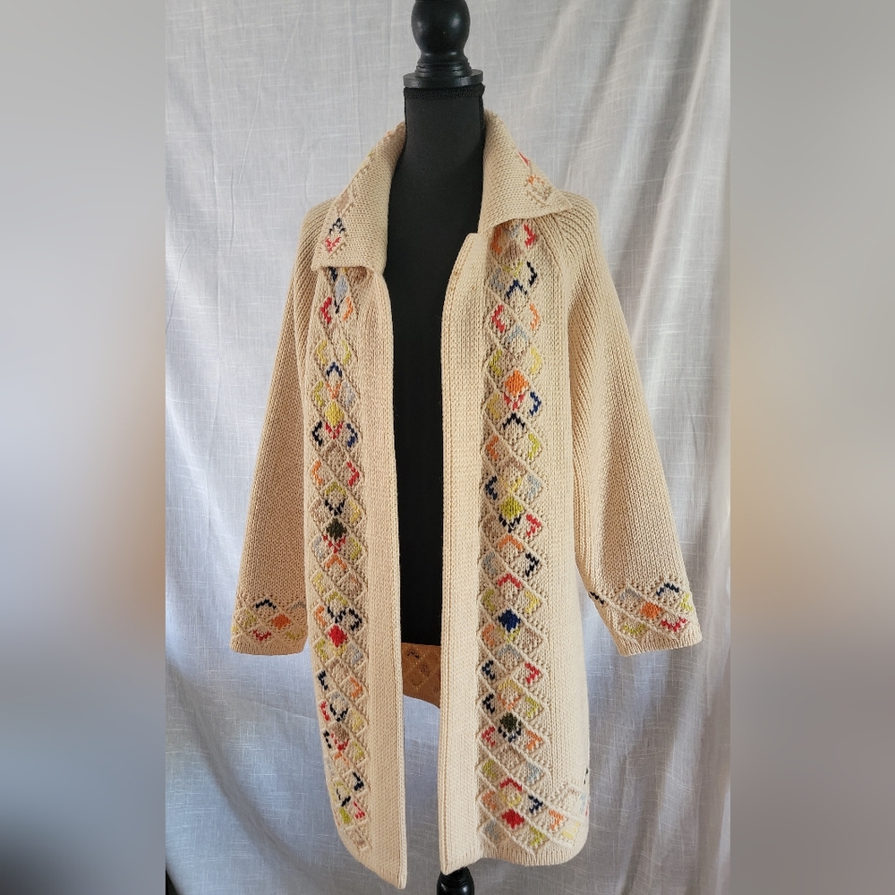 Vintage Woman's Dorce Cream Colored Cardigan/Sweater Size M